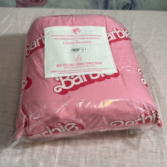 LAST ONE Barbie Ruffle Duvet Cover Set Bed Set w/ Shams Bedding licensed product - Picture 10 of 11